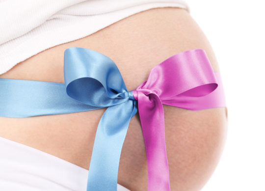 Bilde av gravidmage, til artikkel om Tvilling-til-tvilling transfusjonssyndrom, Cingulum